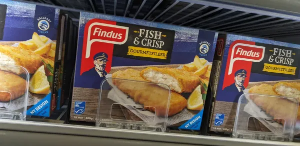 Packets of Findus "Fish and Crisp" frozen fillets of fish